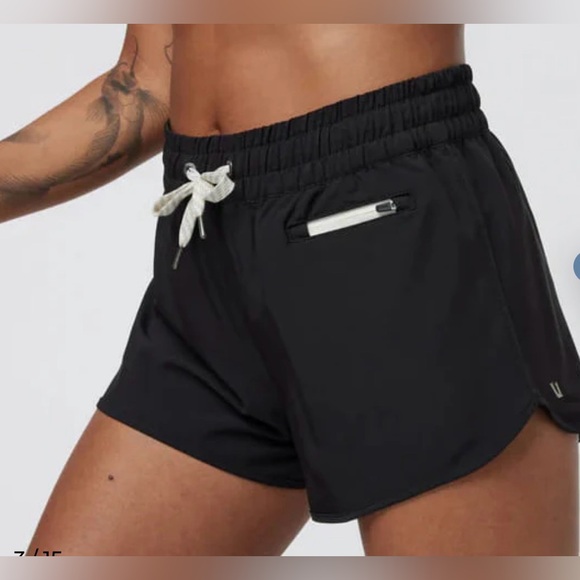 Vuori Women's Clementine 2.0 Shorts. Size Medium. - Picture 2 of 6